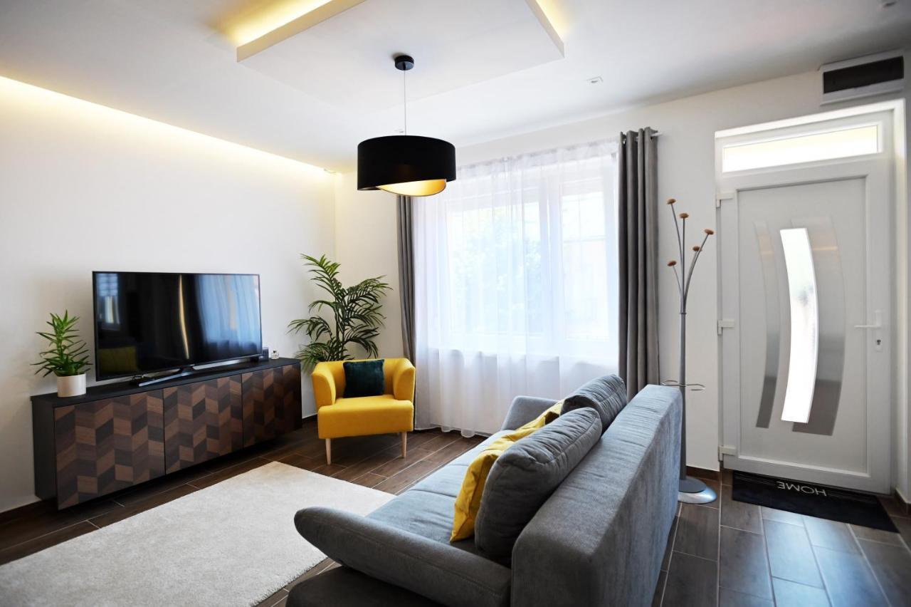 Zora Apartman Eger Extérieur photo