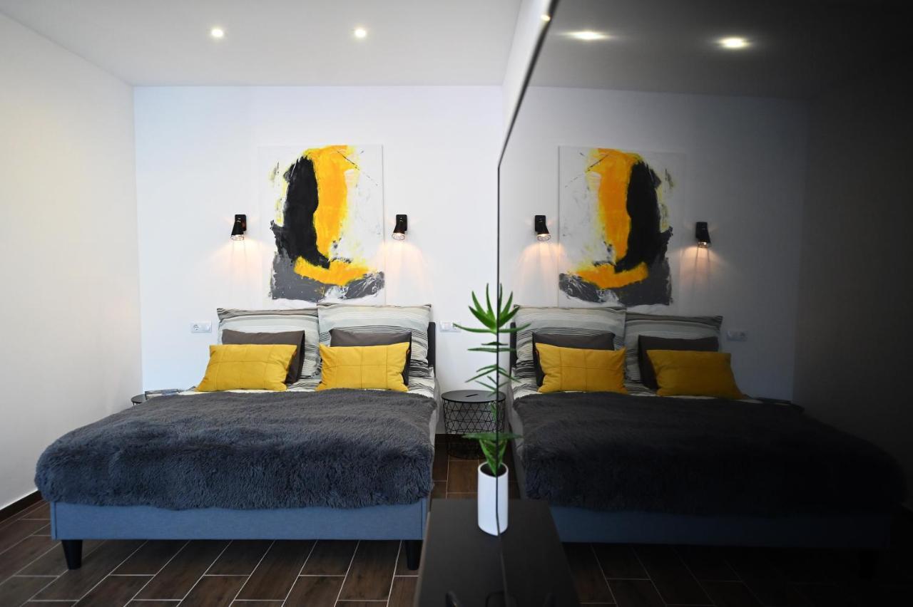 Zora Apartman Eger Extérieur photo